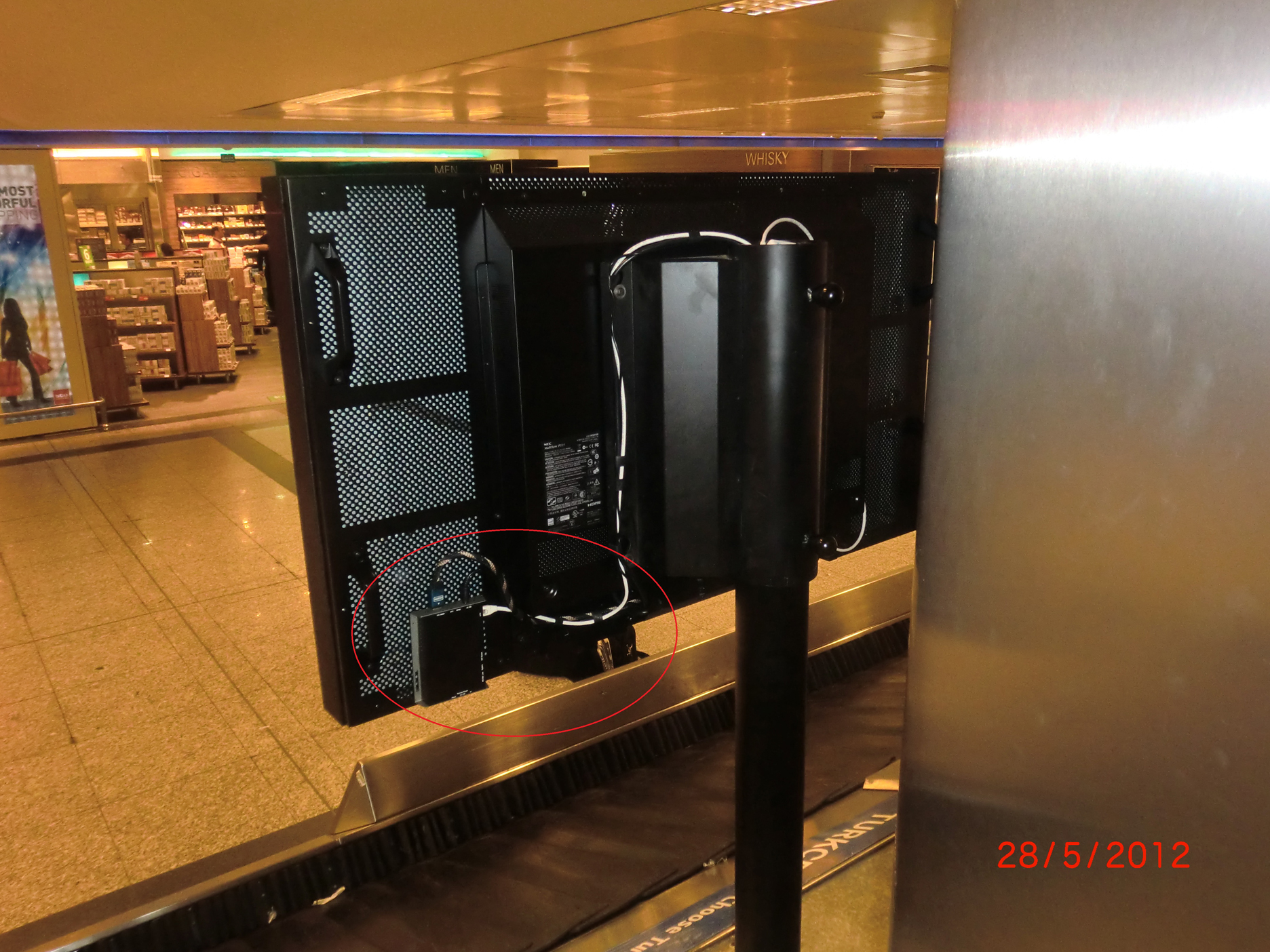 KVM over IP Application - Airport Baggage Claim